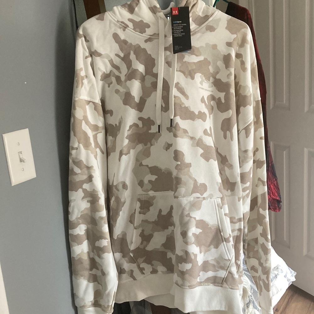 Under Armour sweatshirt